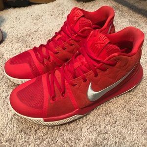 Nike Kyrie 3 Red Suede Very clean!